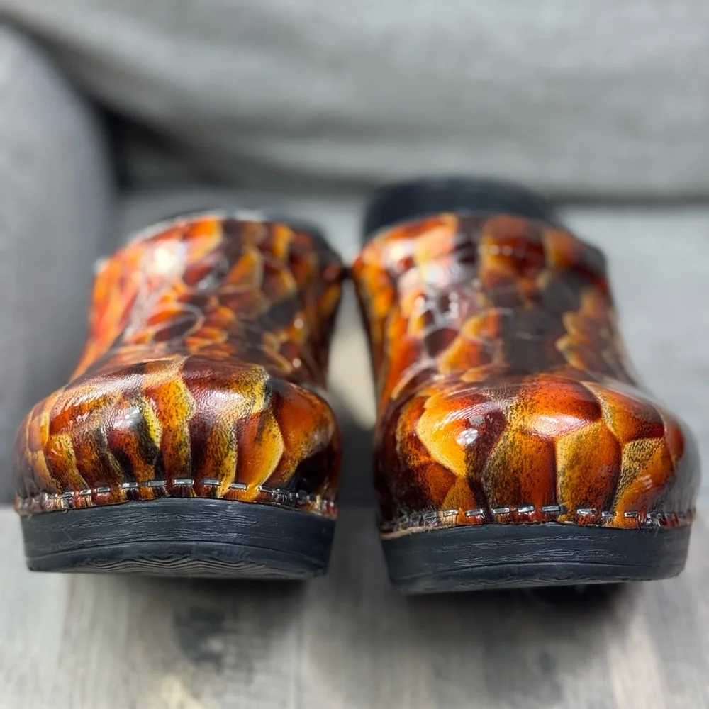 Dansko Professional Leather Clogs Shoes Women’s Size 41 Orange Brown Embossed - Picture 8 of 14